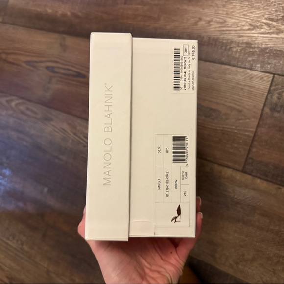 Manolo Blahnik Tan Suede Heels - Picture 8 of 8